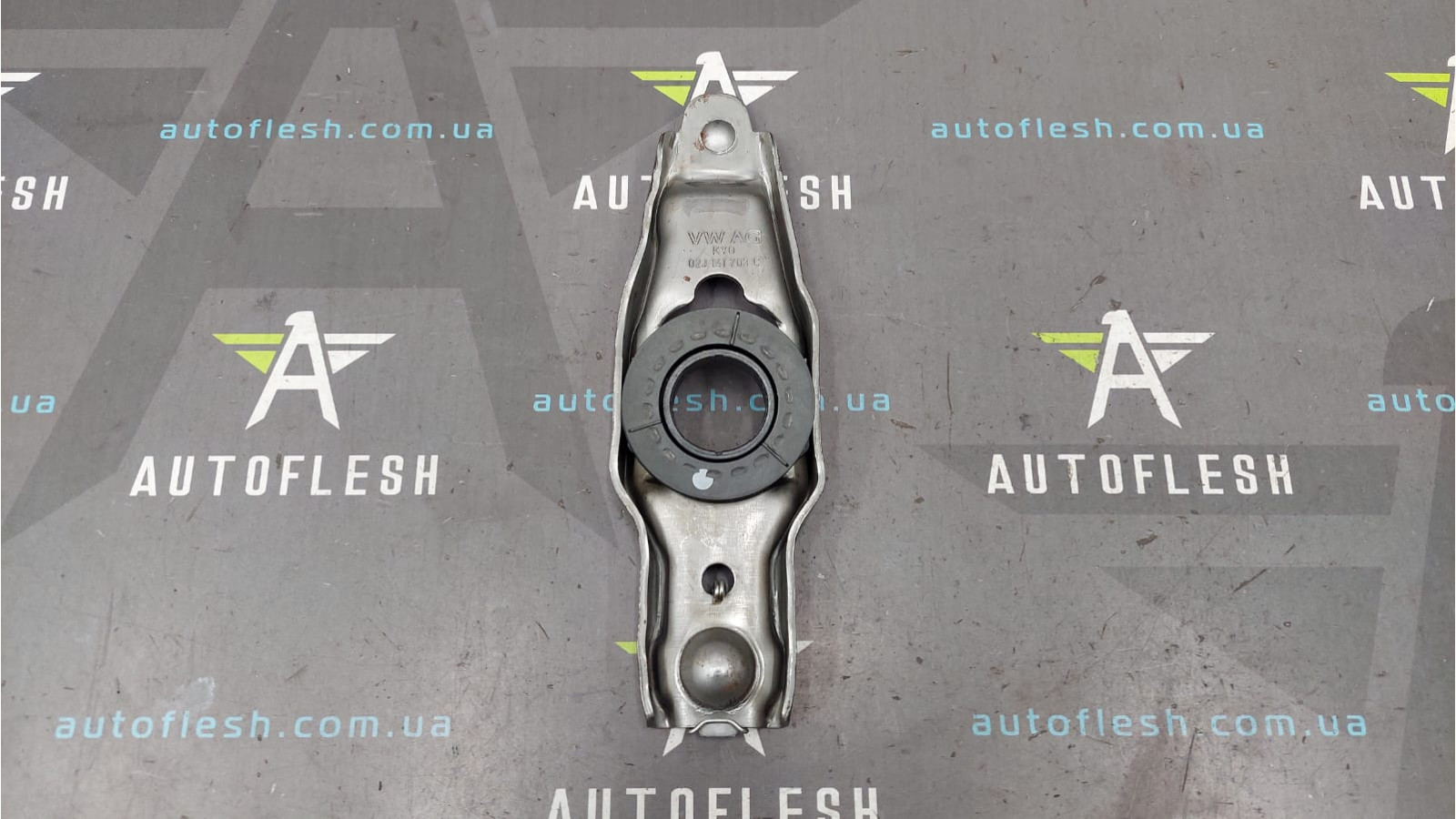 Выжимной подшипник, вилка сцепления 02A141165R, 02J141703C, 02J141719C Audi Seat Skoda Volkswagen бу